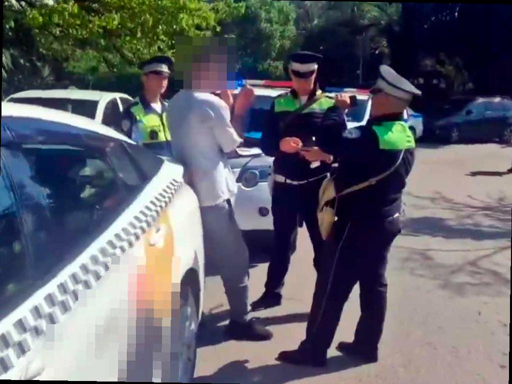 Пьяный таксист устроил погоню с полицией в Сочи