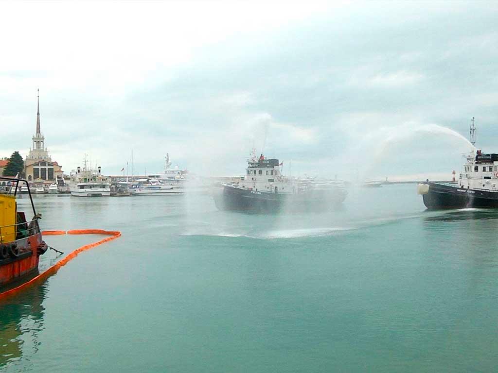 Учения по ликвидации чрезвычайной ситуации в морпорту Сочи