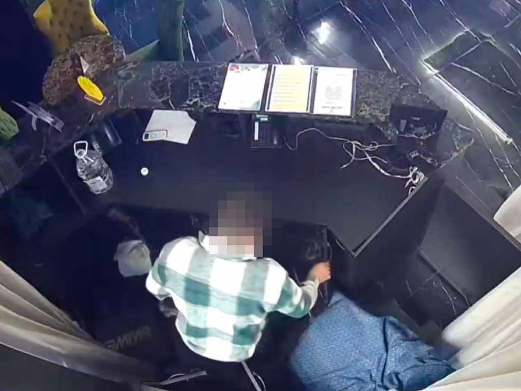 В Сочи вор оказался неудачливым: украл фотоаппарат, но забыл его в баре