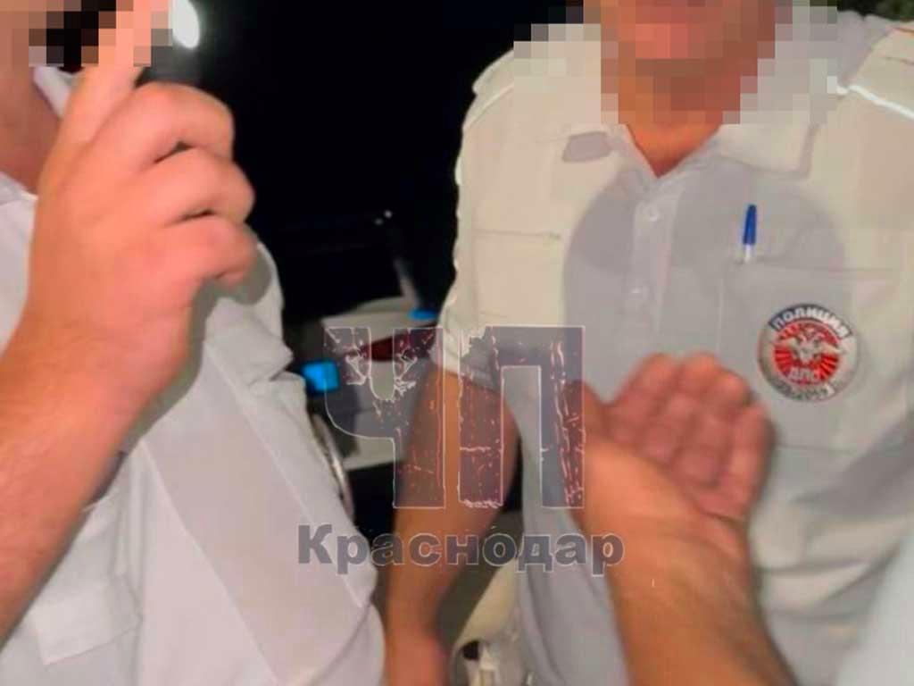 В УВД Сочи проверяют информацию о сотруднике, попавшем в скандал