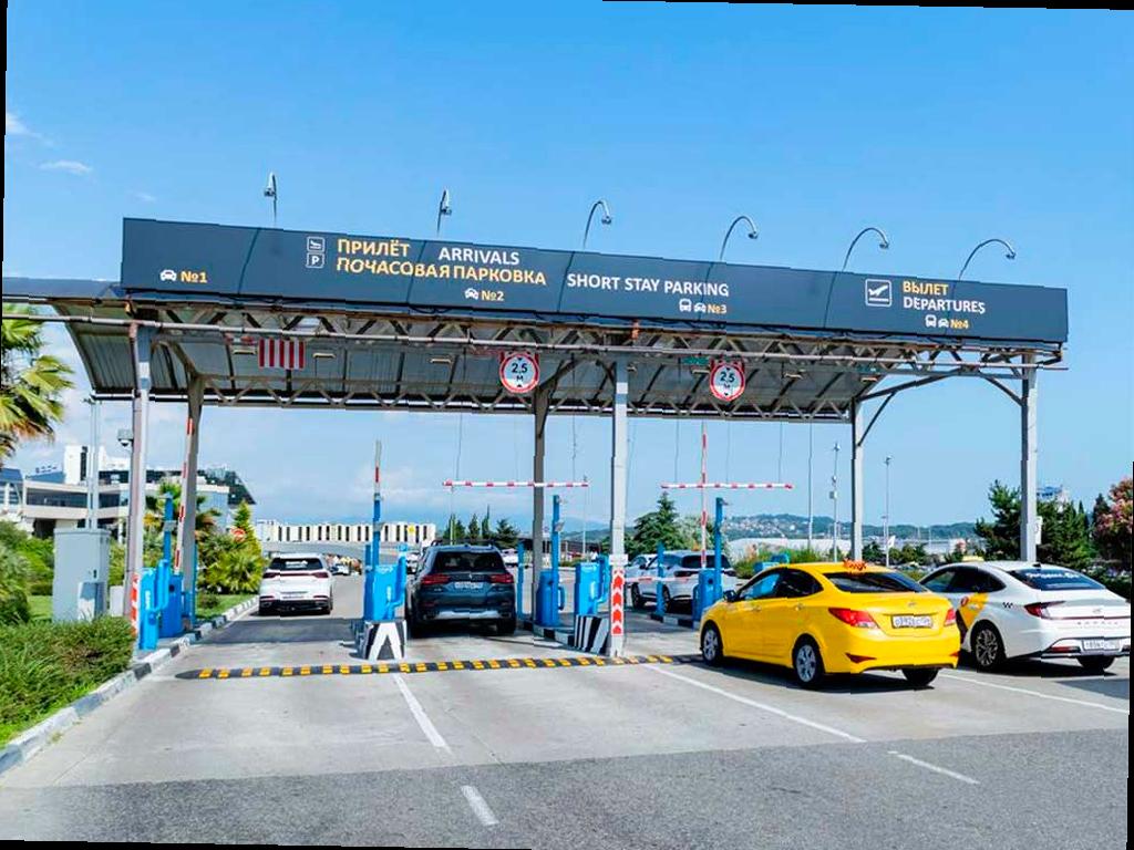 В аэропорту Сочи установлена новая автоматизированная парковочная система