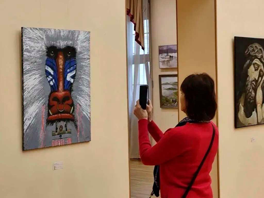 В Сочи открылась выставка «Академические линии»