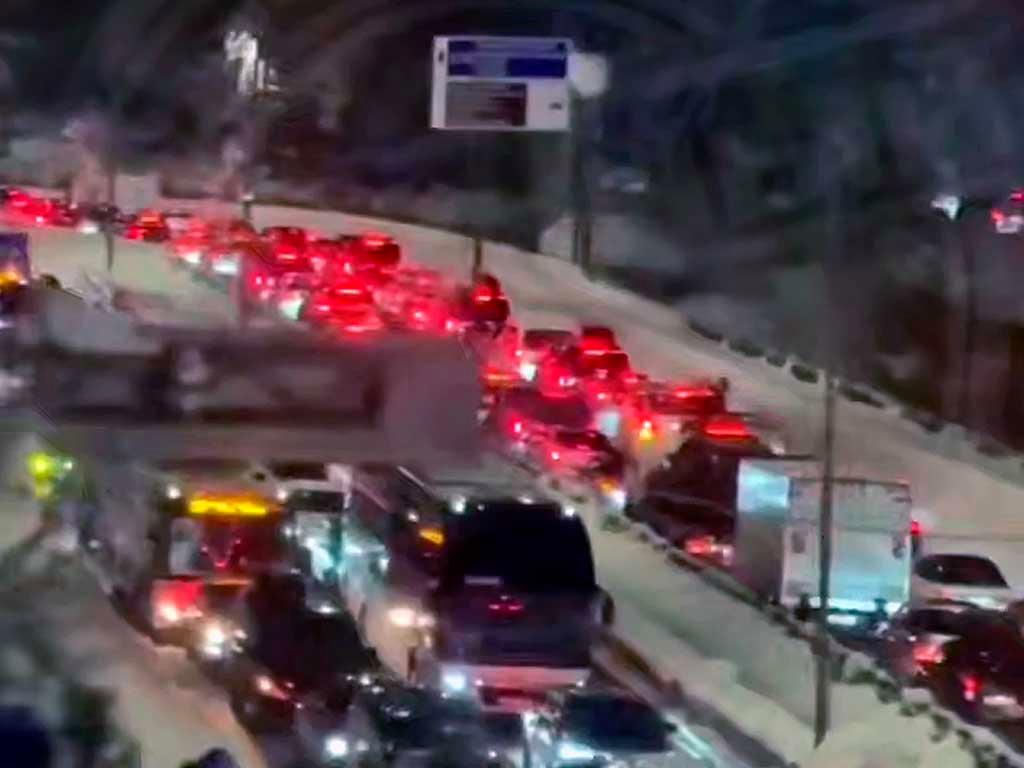 В Красной Поляне возникли длинные пробки