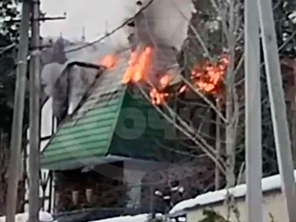 В селе Пластунка в Сочи потушили пожар в частном доме