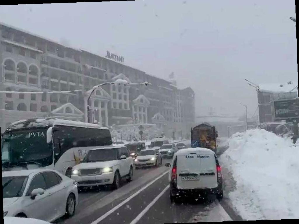 В Сочи возбуждено 11 дел из-за некачественной уборки дорог во время снегопада