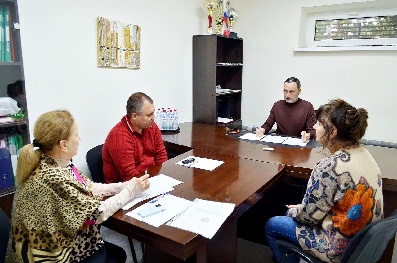 «Виктор Тепляков встретился с жителями Сочи»