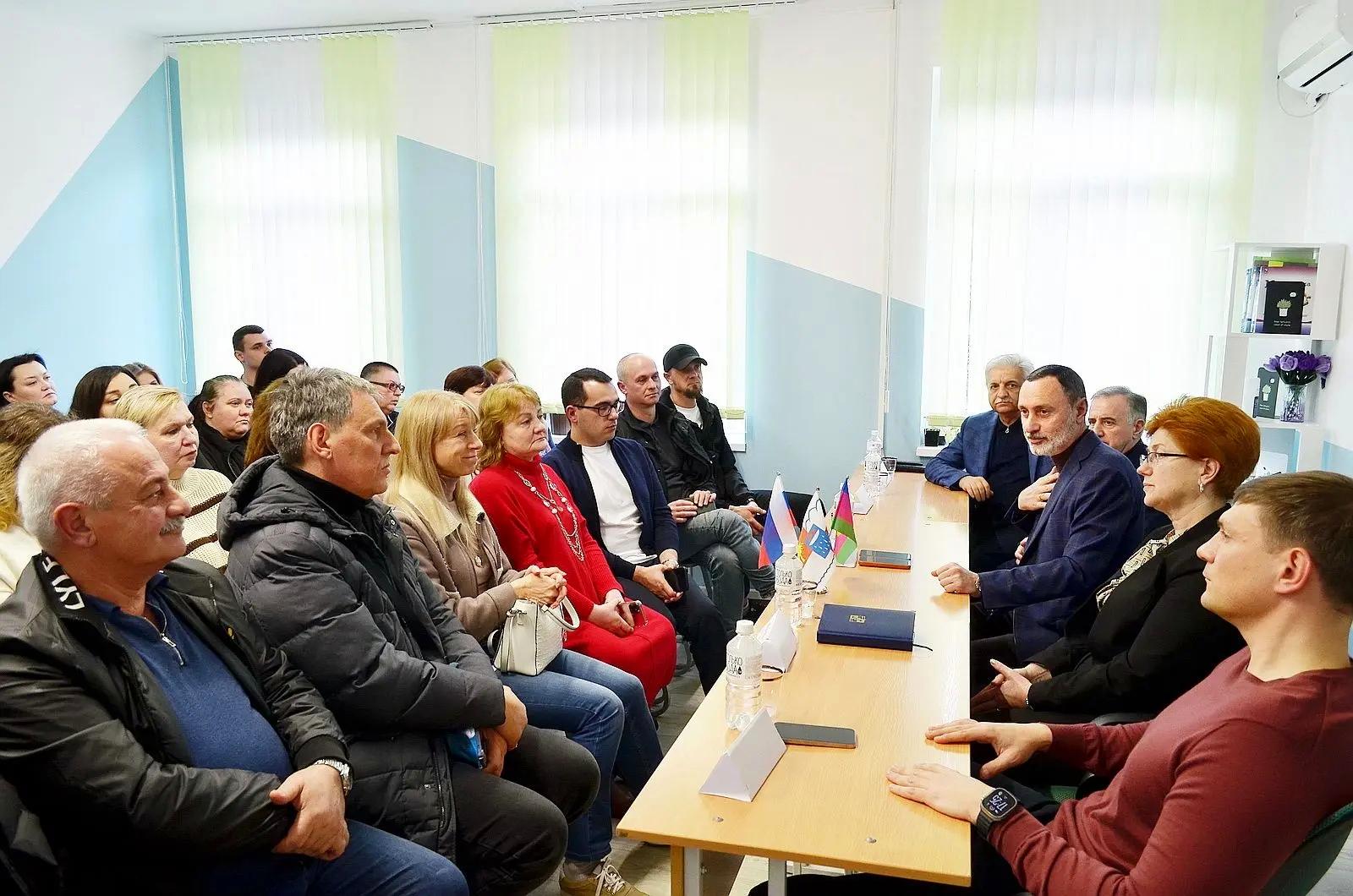 «Виктор Тепляков обсудил строительство новой школы в селе Пластунка»