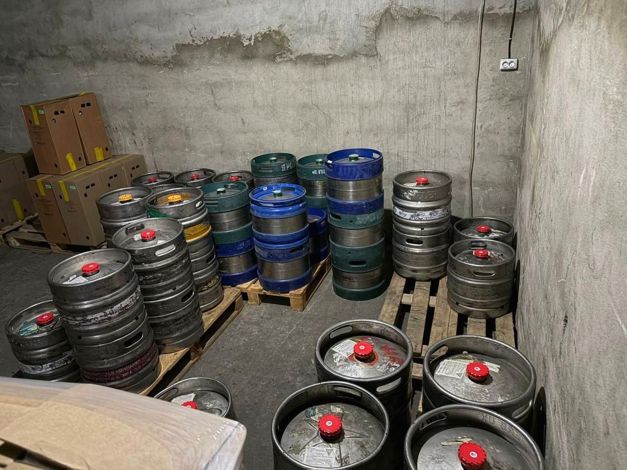 В Сочи выявлен склад нелегального алкоголя: изъято более 6 тонн