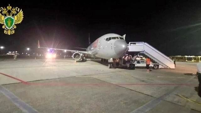 Экстренная посадка Boeing в Сочи: пассажиры отправлены в Архангельск