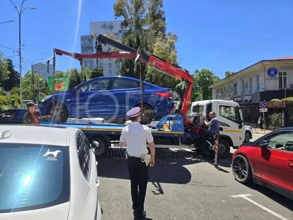 Штрафы за незаконную парковку у электрозарядок введены в Сочи